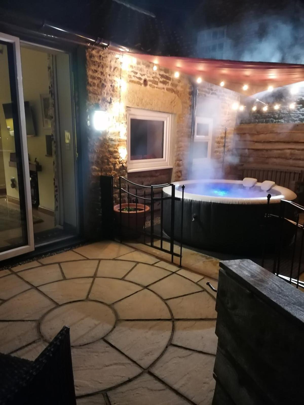 Holiday home Larch Ruston Dog Friendly With Hot Tub *